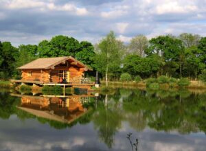 Carp Fishing Lakes With Log Cabins