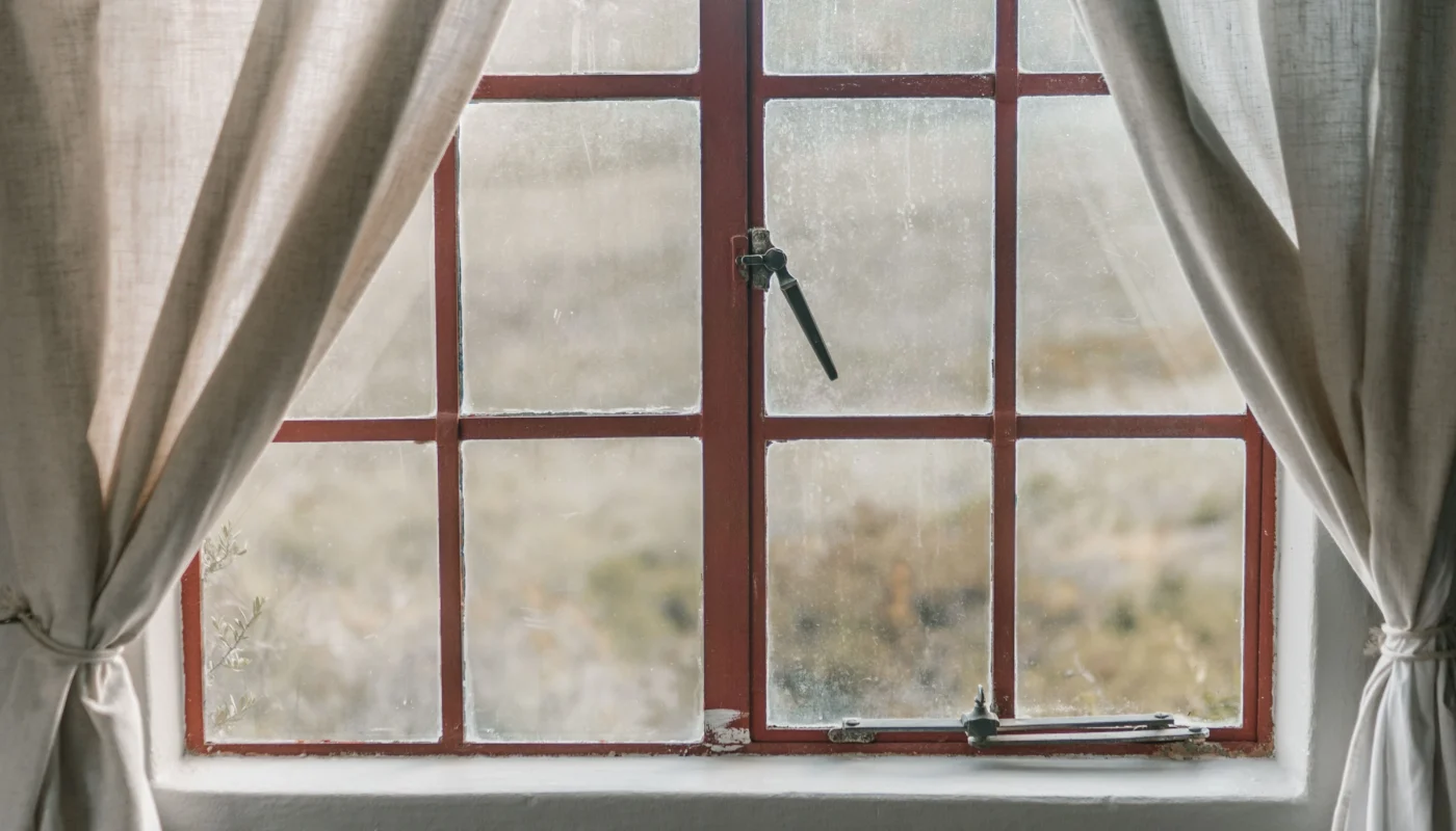 How to Dress a Bay Window with Blinds and Curtains