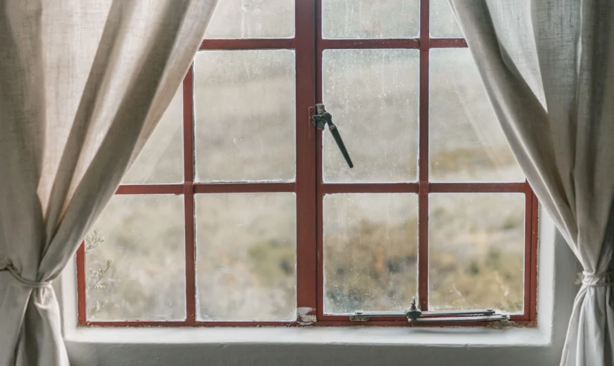 How to Dress a Bay Window with Blinds and Curtains